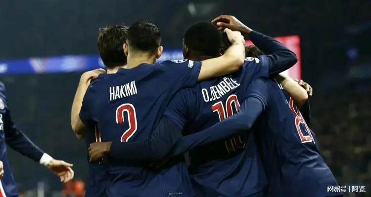 巴黎圣日耳曼战平皇马，莱万扑点救主英超