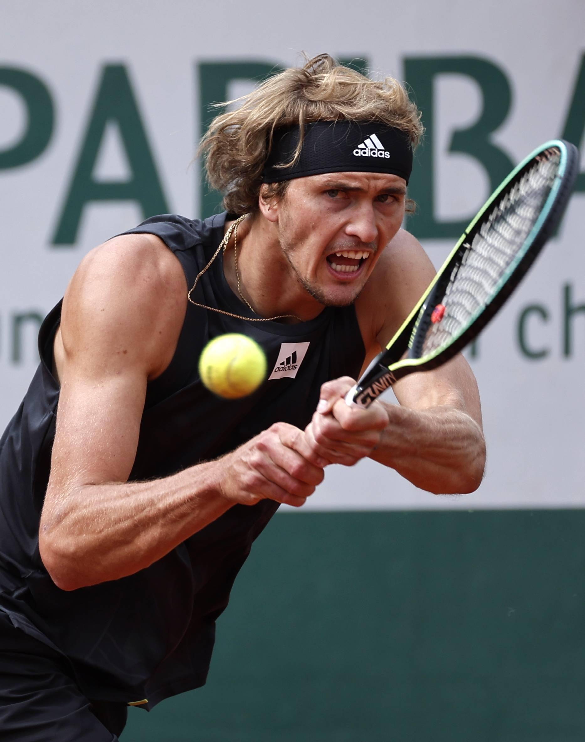 华体会网址-西班牙网球队绝地反击德国网球队，兹维列夫关键制胜的简单介绍